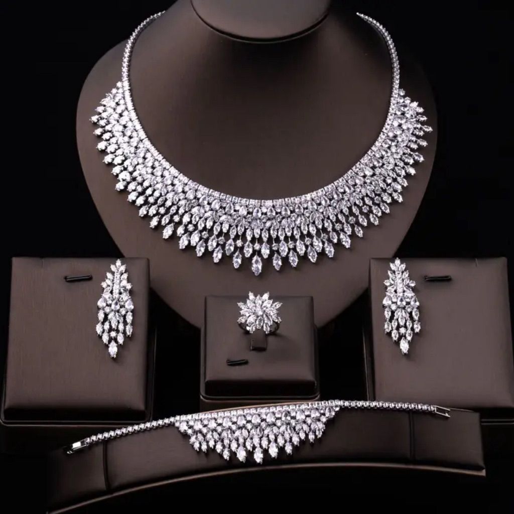 Eksklusivt smykke kolleksjon